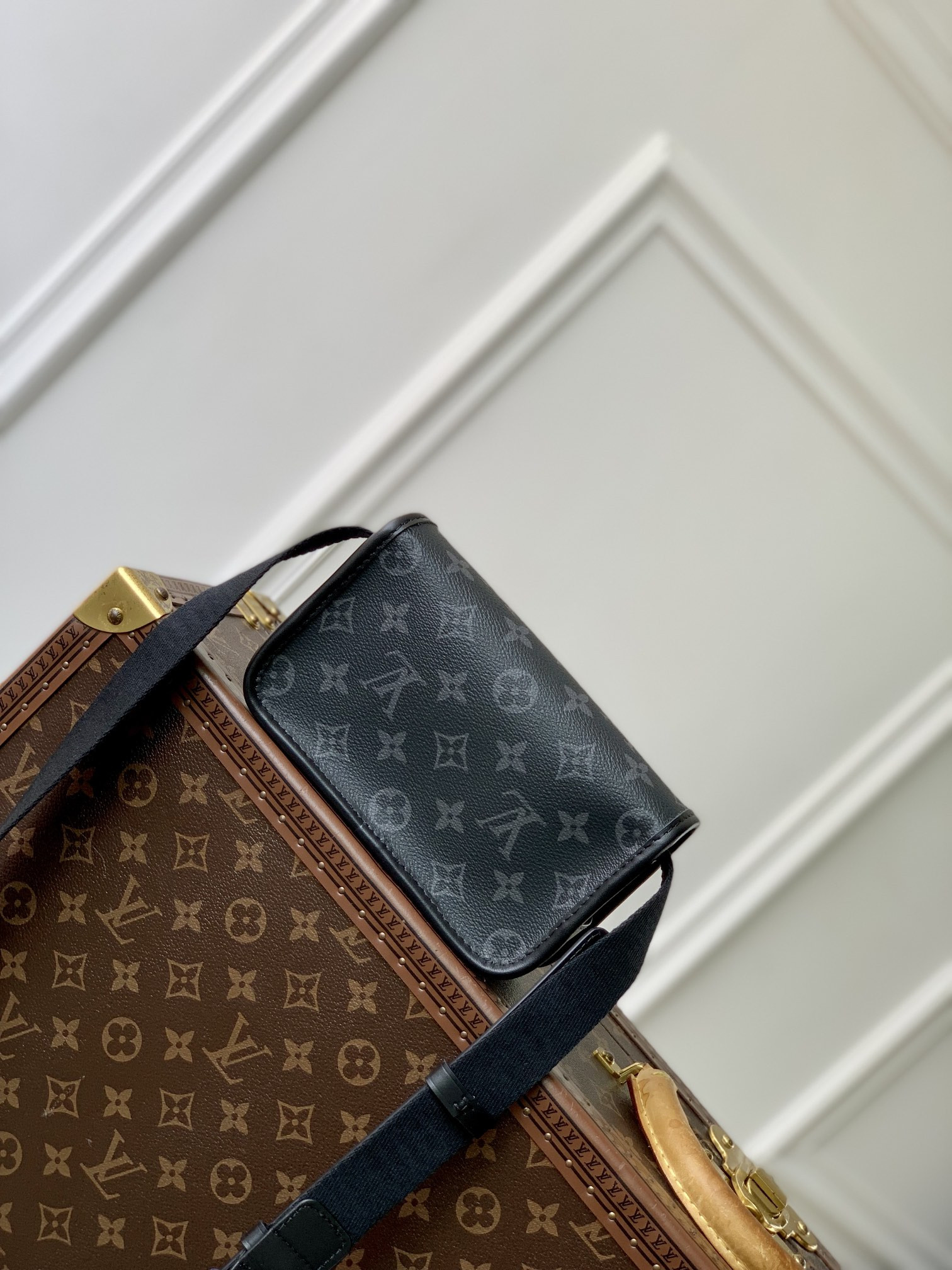 LV Bosphore Wearable Wallet M12599 12 x 7 x 19 cm