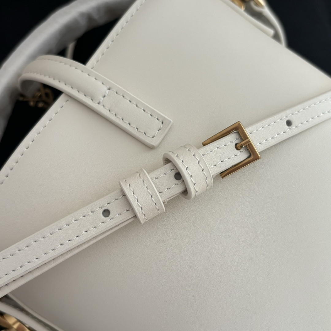 Y*L le 37 mini (shiny leather)  15x13x6cm
