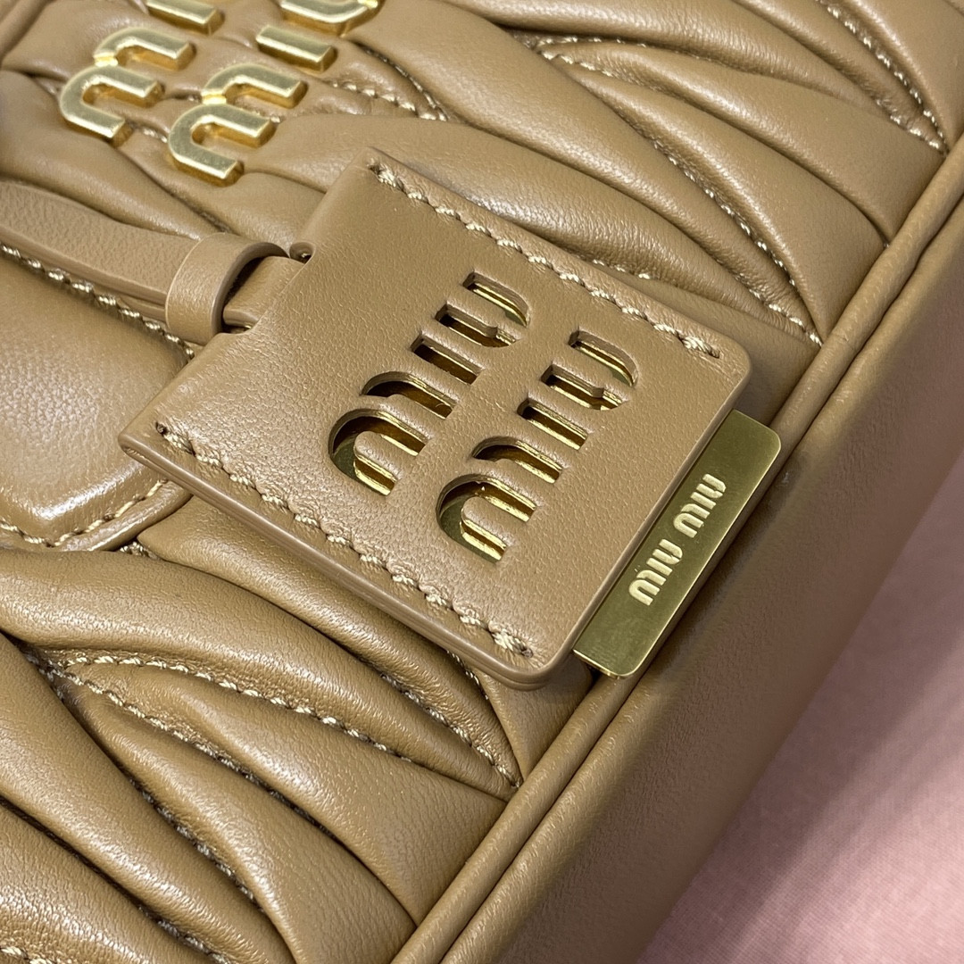 Miu Miu Arcadie matelassé nappa leather bag 22X10.5X7.5cm