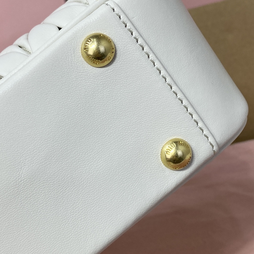 Miu Miu Arcadie matelassé nappa leather bag 24X16X7.5cm