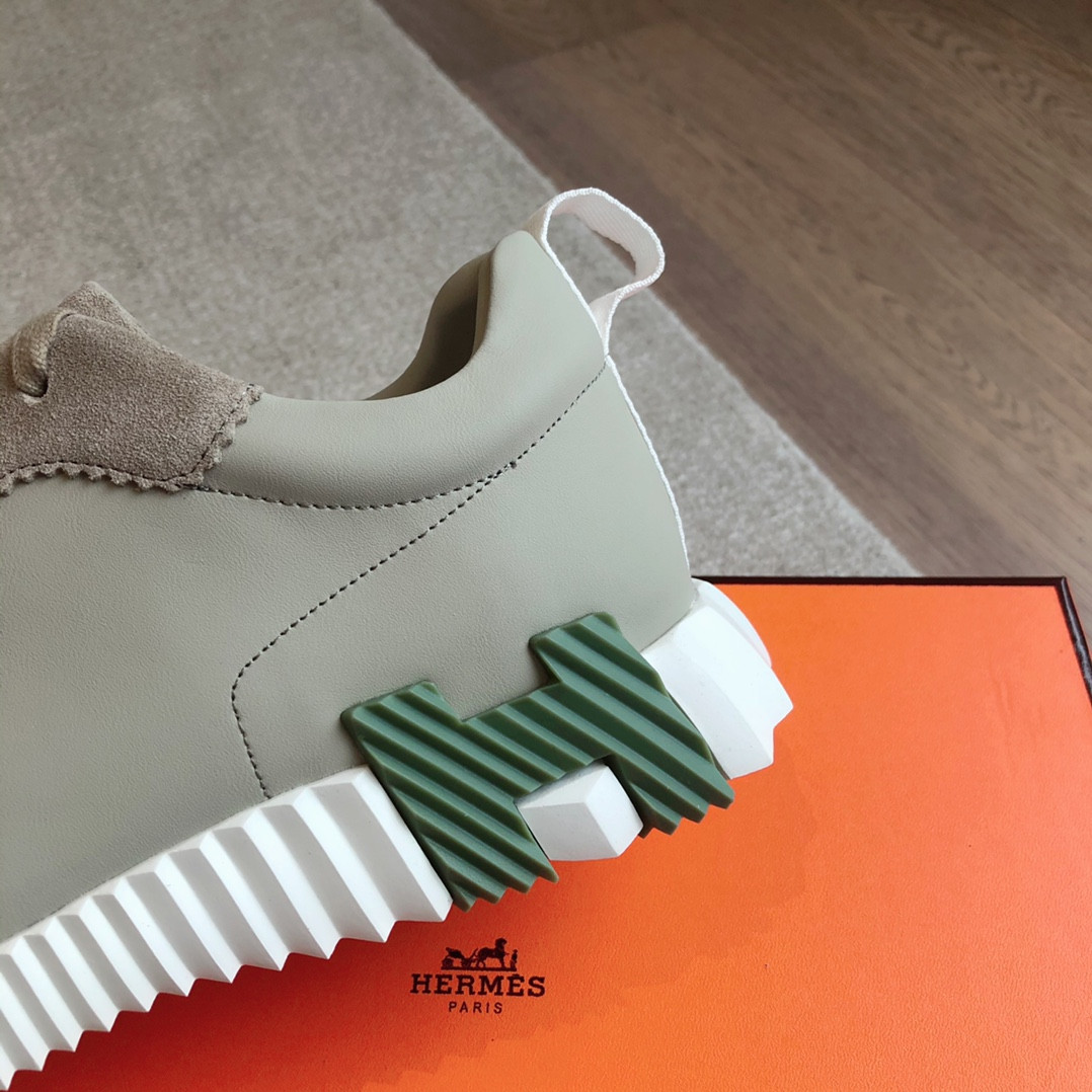 ua H**me5 bouncing sneaker