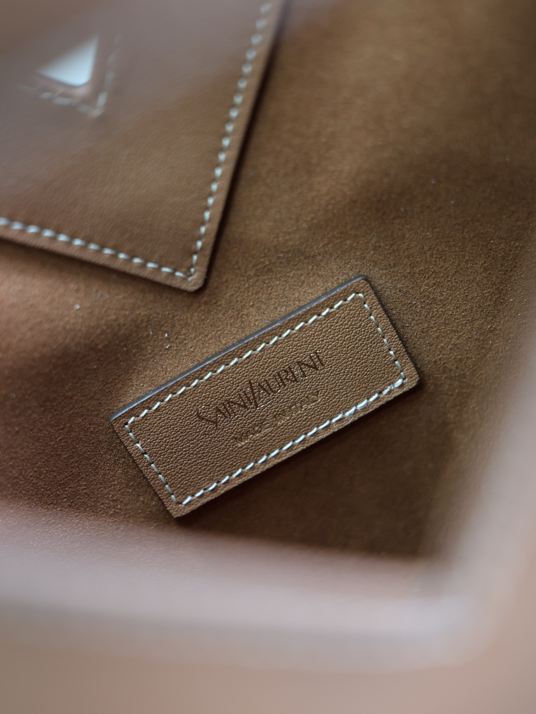 Y*L y small bucket in leather 23x29.5x3-8.5cm