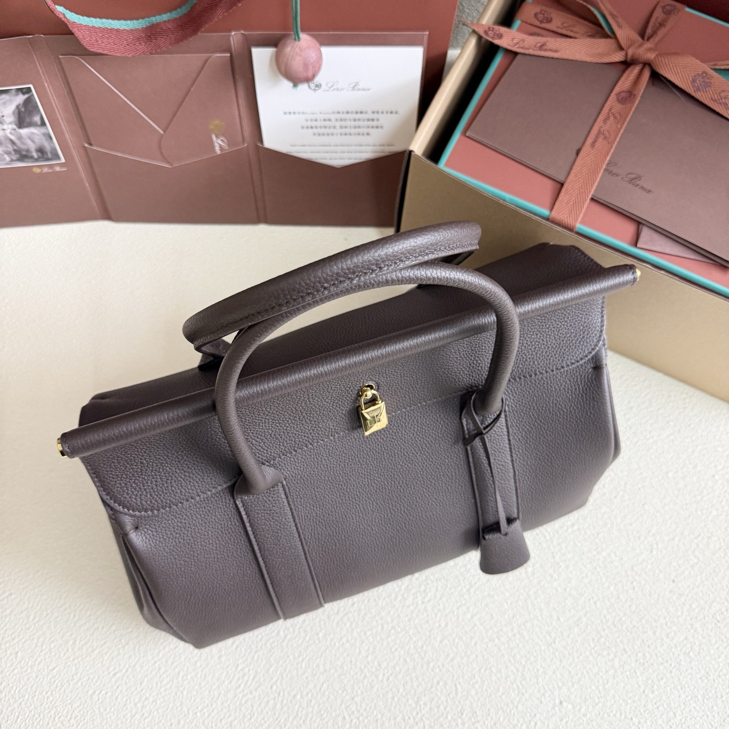 L**o p*ana loom l32 calfskin 33x23x18cm