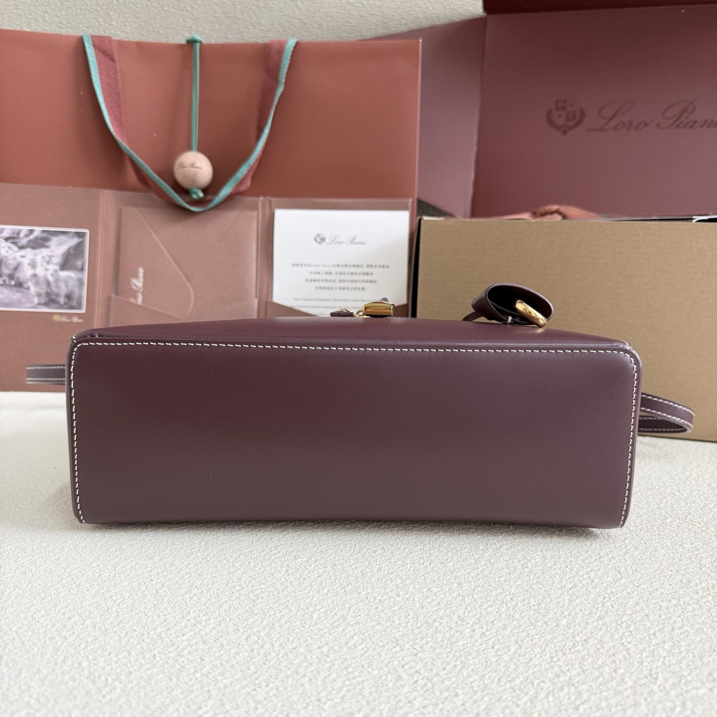 L**o p*ana extra pocket l27 calfskin 16x27x10cm