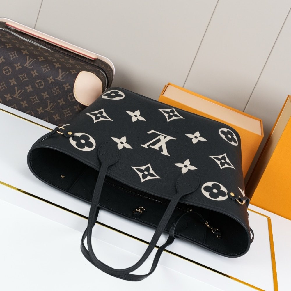 L0vis Vvtt0n Neverfull MM Black 31Cm M58907