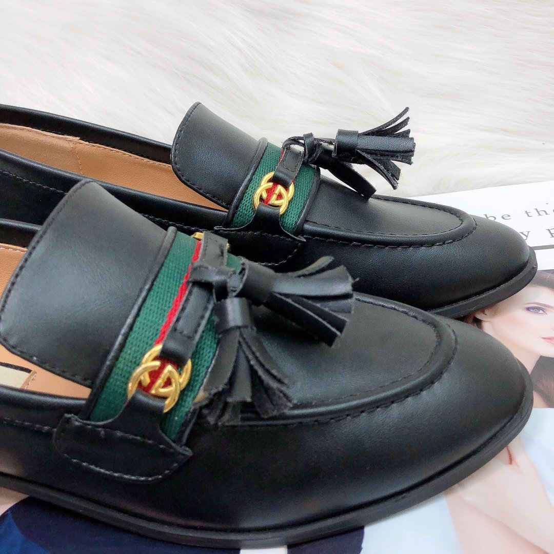 Gvc*1 Unisex Leather Interlocking G Black