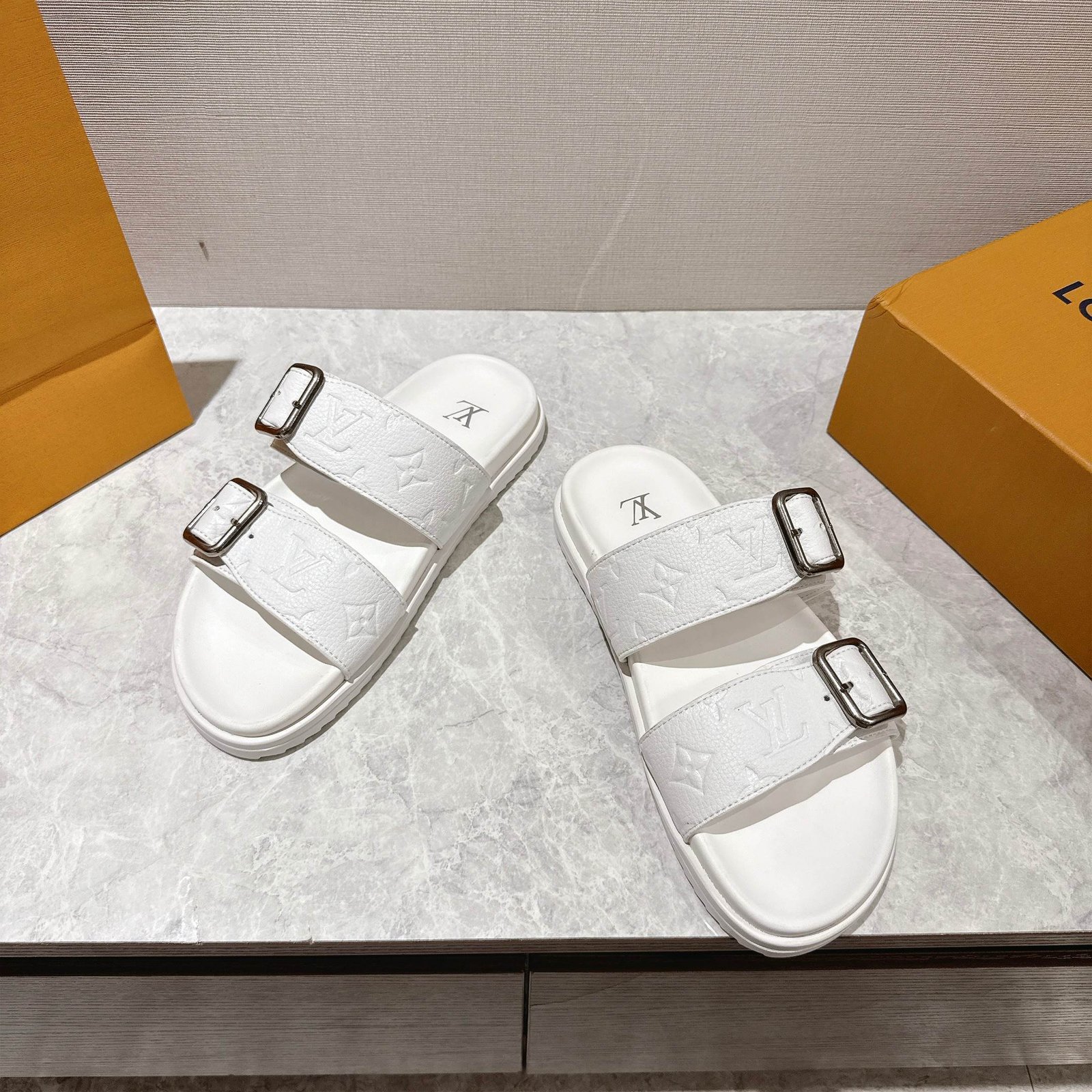 L0vis Vvtt0n LV Venice Mule White 1AHSIX