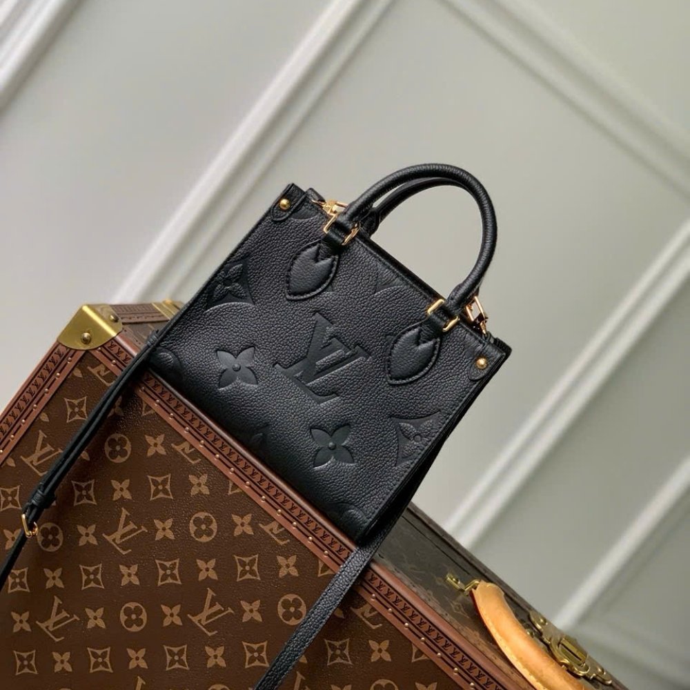 L0vis Vvtt0n Onthego BB Monogram Empreinte Black 18Cm M46993