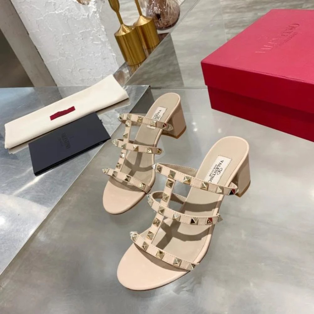 Va1e*ntin0 Garavani Rockstud Slide Sandal In Laminated Nappa Beige 7W2S0C47Vod P45