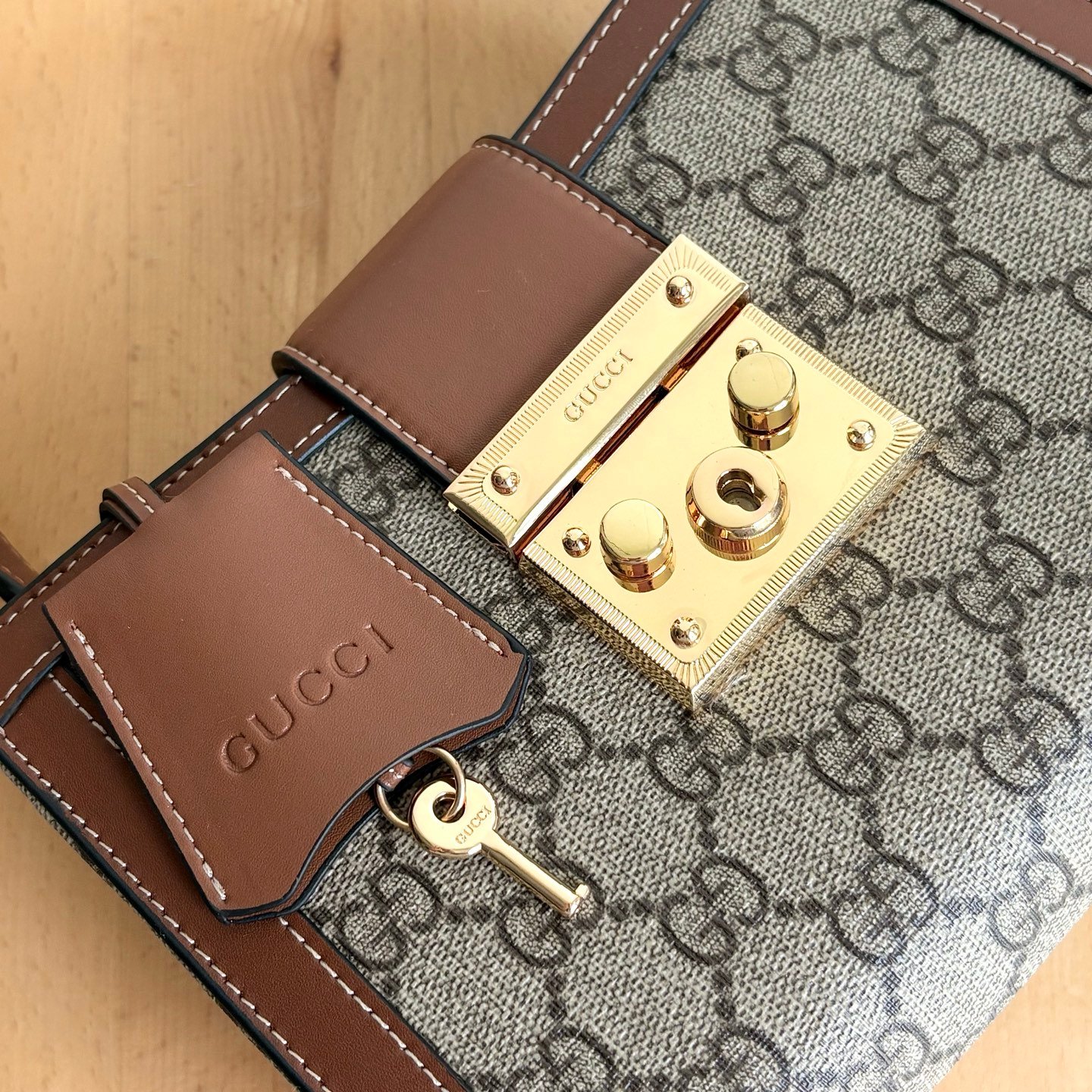 Gvc*1 Padlock Small Top Handle Bag Beige And Dark Brown 20Cm 841653 Fad6L 9758