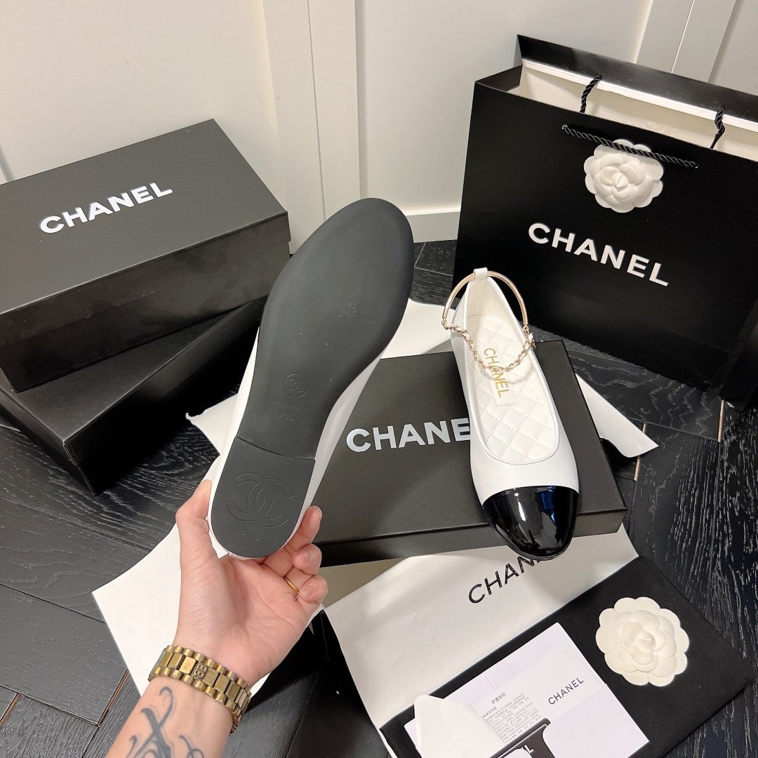 Ch**el Interlocking Cc Logo Ballet Flats Black White