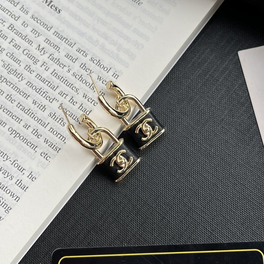 Ch**el Padlock Drop Earrings With Black Enamel Abg000 B20851 U1561