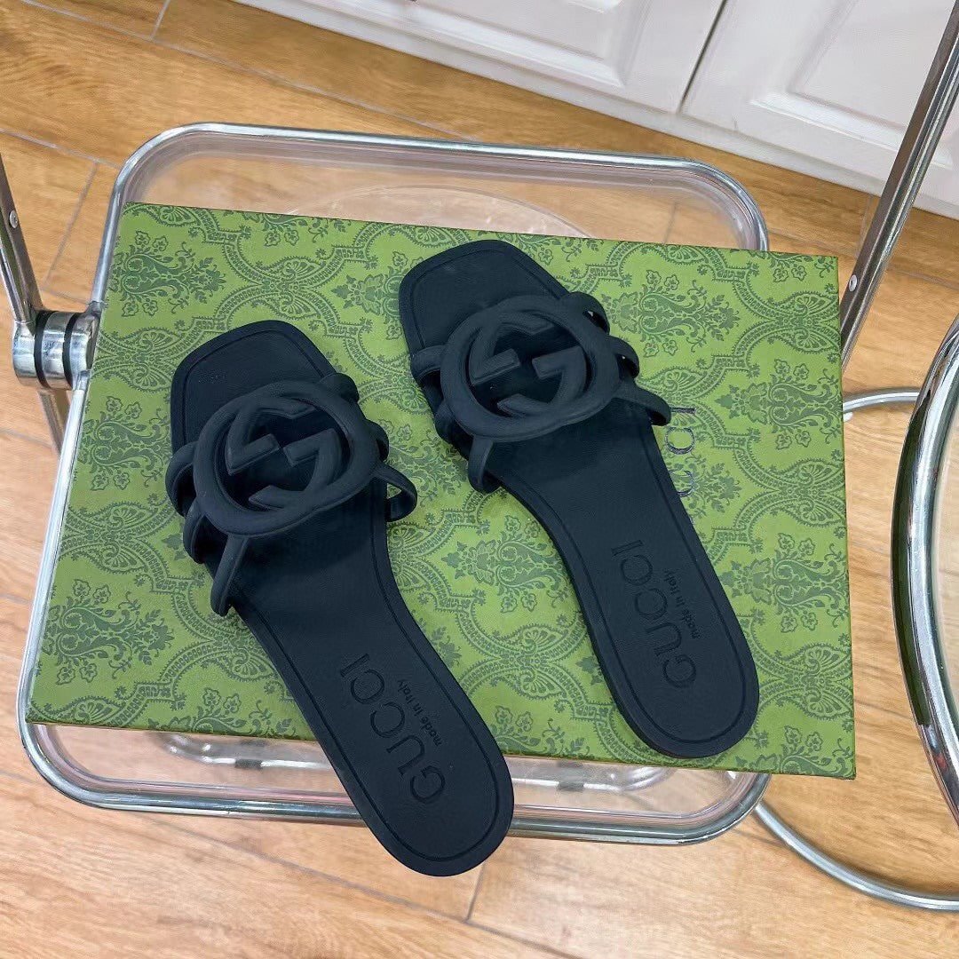 Gvc*1 Women’S Interlocking G Slide Sandal Black 780307 J8700 1000