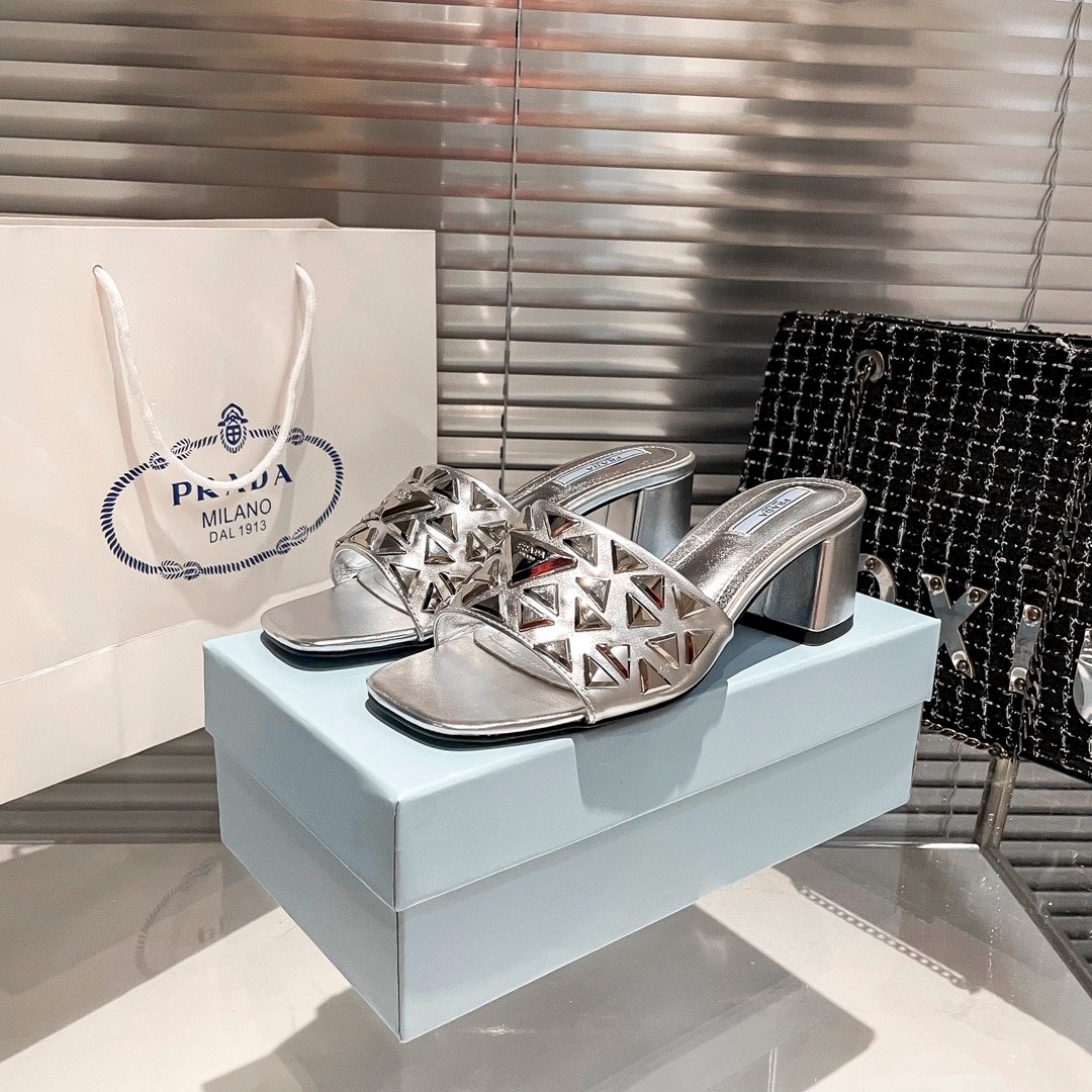 Pra*a Ciabatte Spazzolato Borchie Sandals Silver