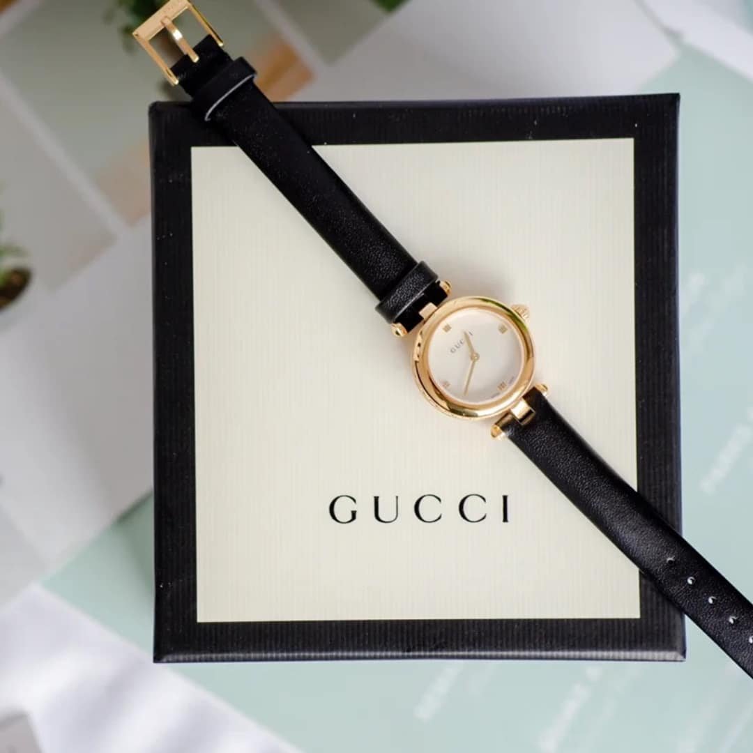 Gvc*1 Diamantissima Steel Watch With Black Leather Strap 27Mm Ya141505