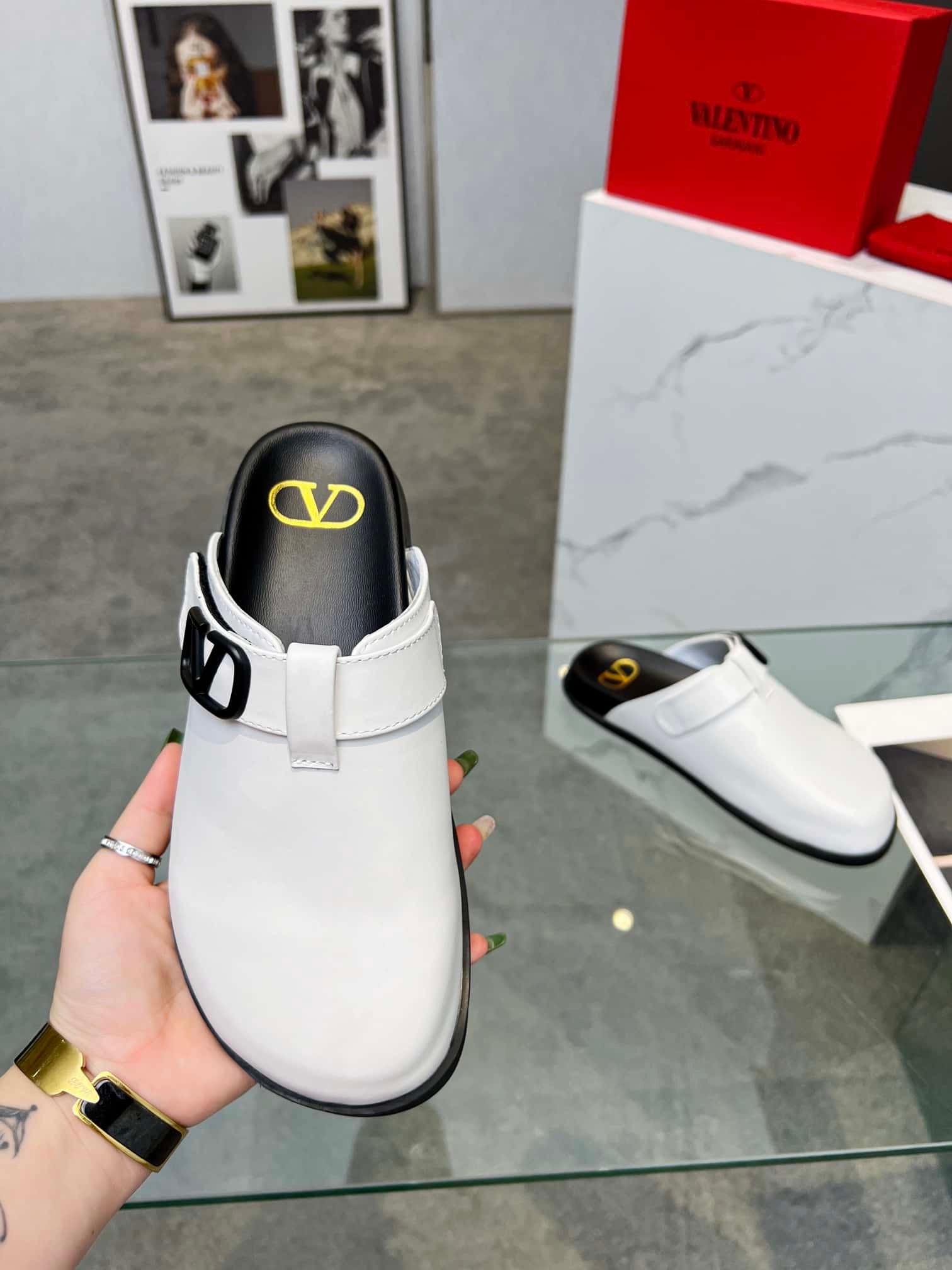 Va1e*ntin0 Garavani Vlogo Clog White