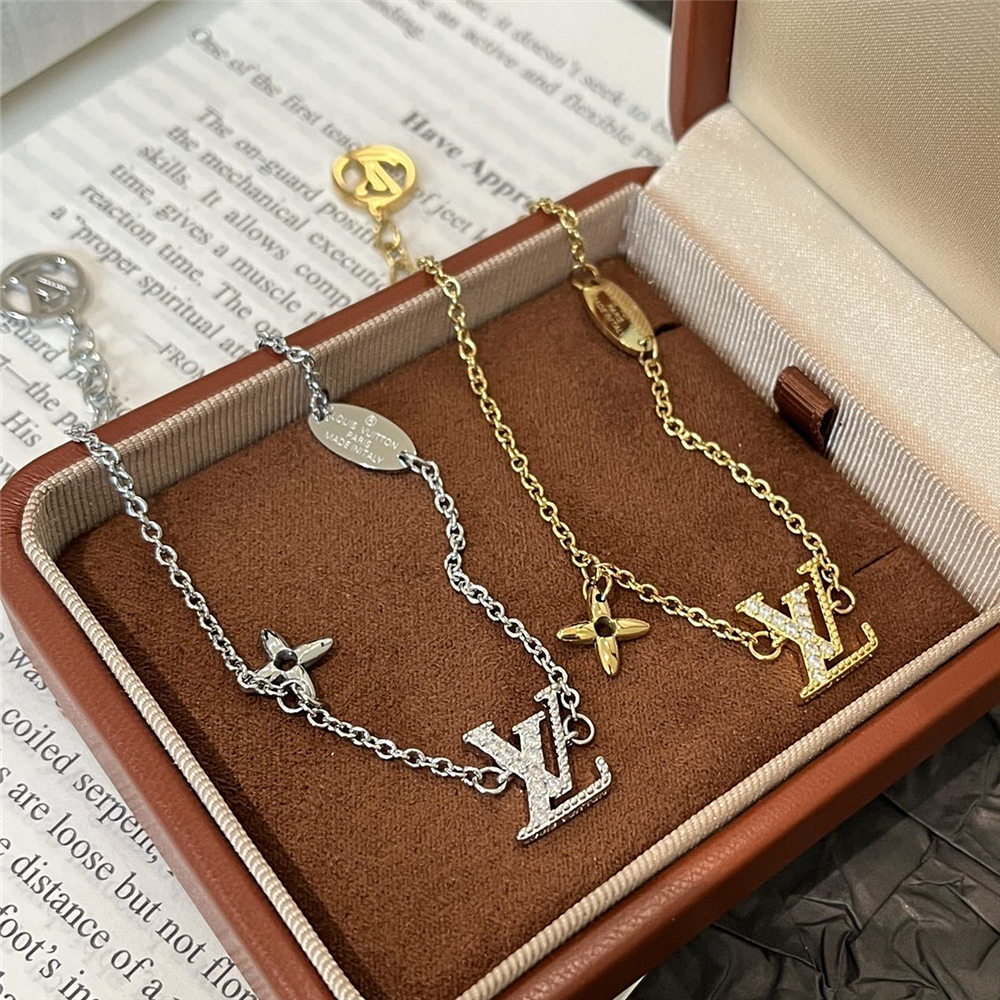 L0vis Vvtt0n Lv Iconic Enamel Necklace Silver M02751