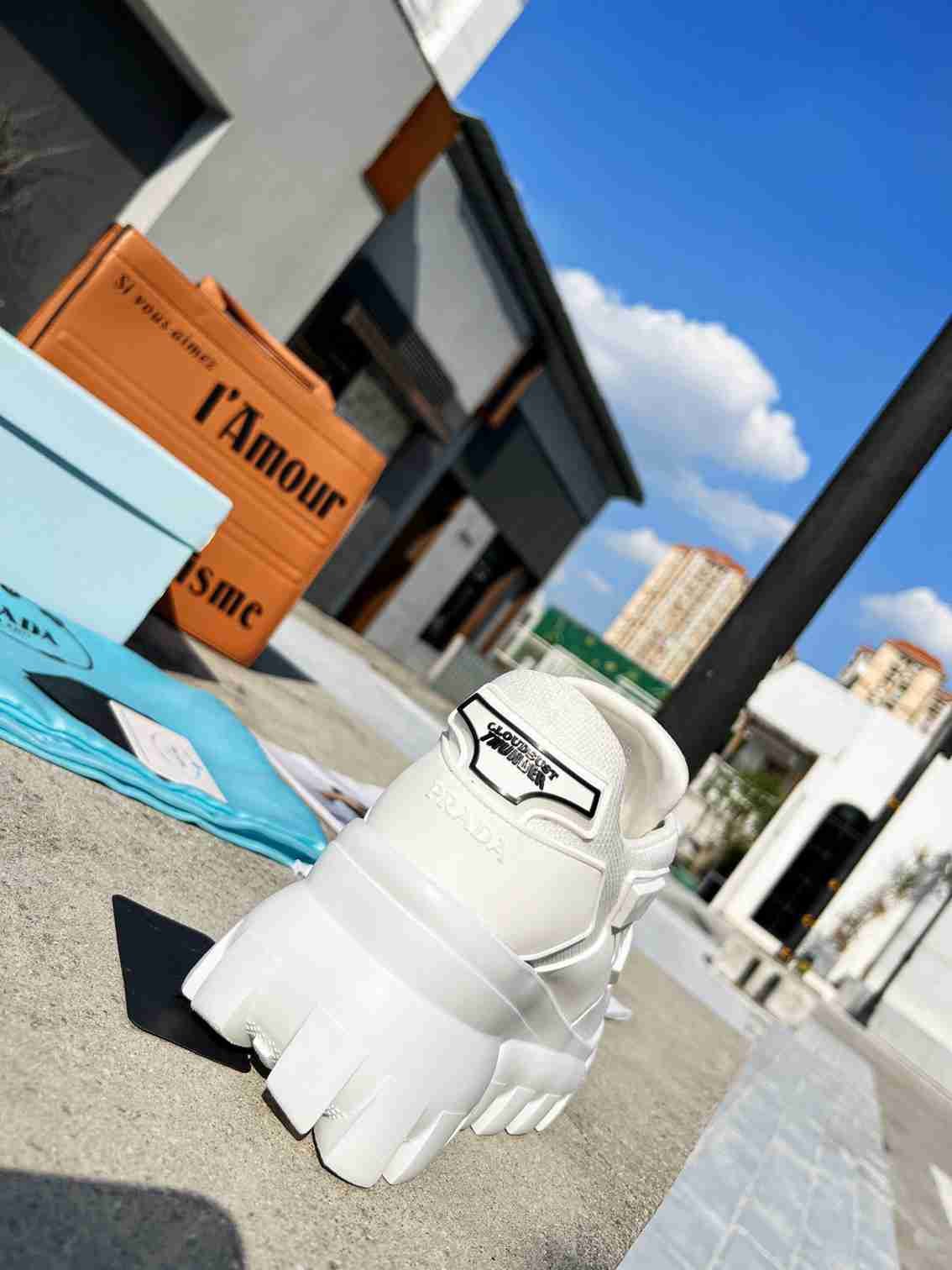 Pra*a Cloudbust Thunder Sneakers White 1E819L3Kr2F0009F050
