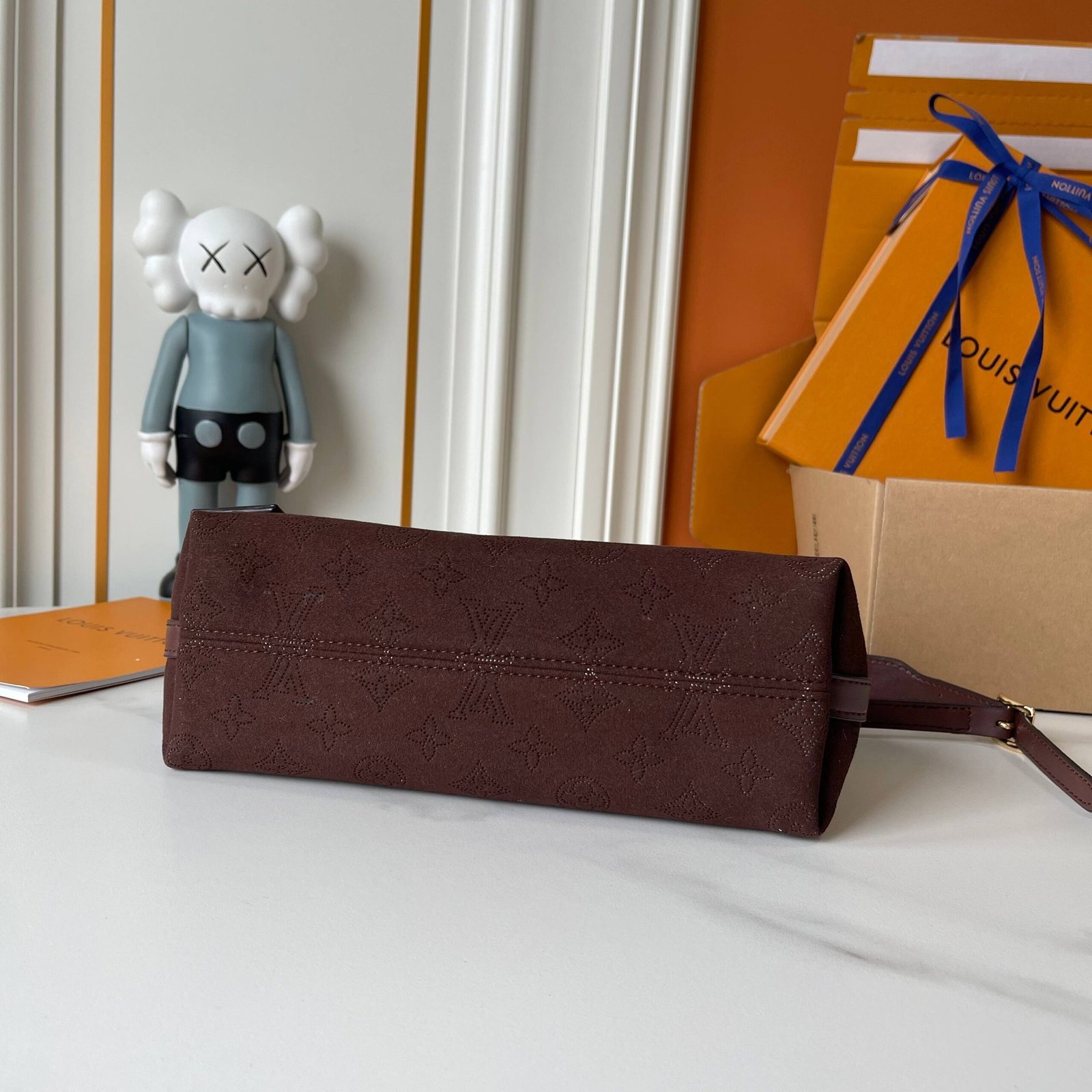 L0vis Vvtt0n Carryall BB Chocolate 26Cm